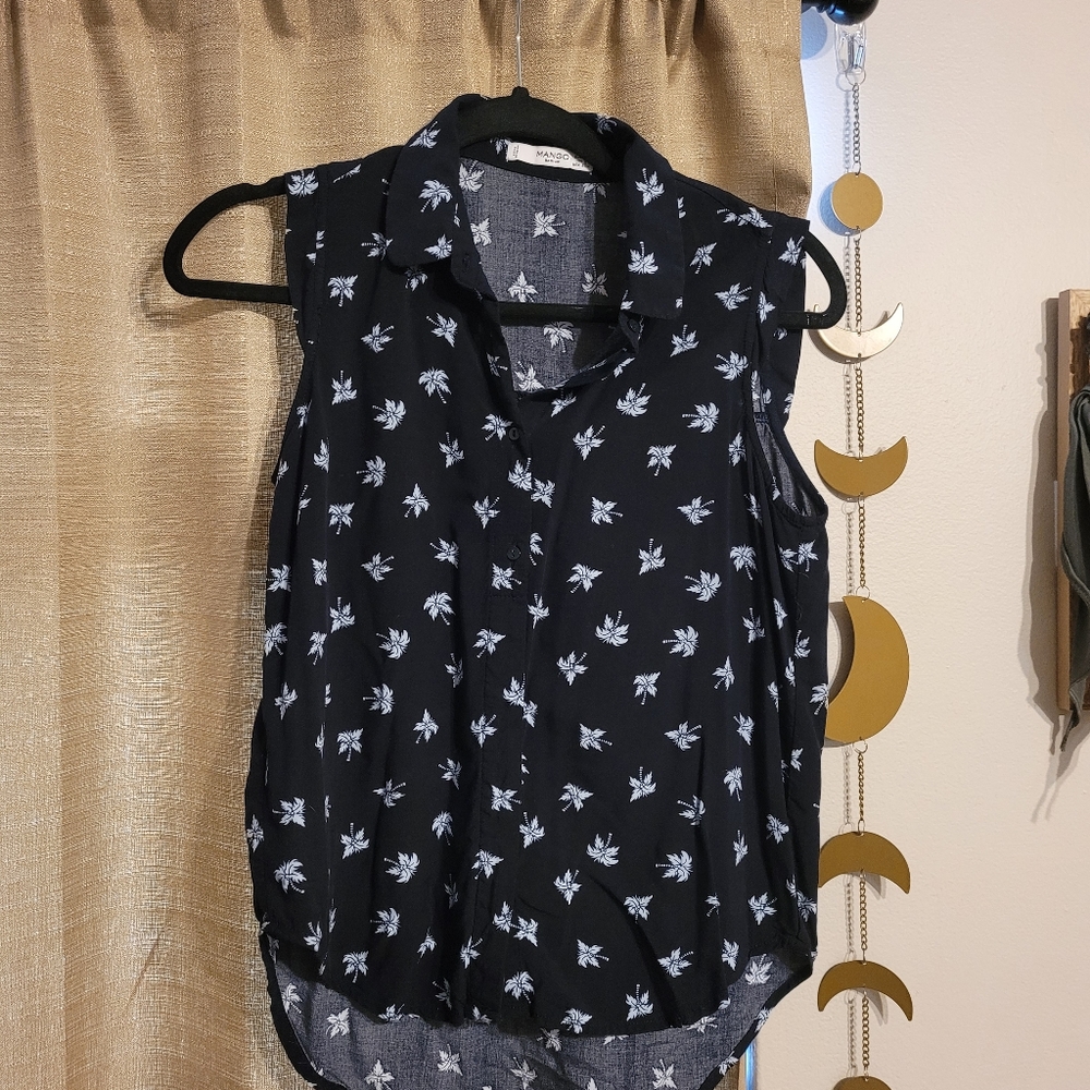 Sleeveless button down
